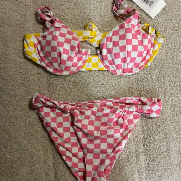 Dippin Daisys Swim set - Picture 1 of 3
